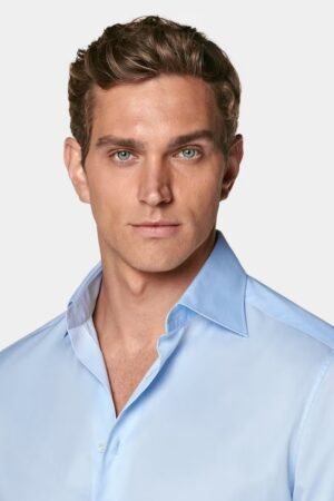 Men’s Classic Light Blue Dress Shirt – Tailored Fit